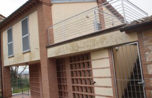 Ristrutturazione edificio per realizzazione atelier parrucchiere