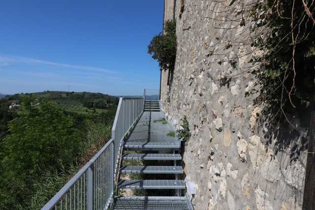 Il parco urbano per il centro storico di Alviano, il giardino di pietra