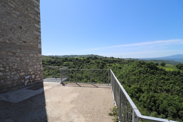 Il parco urbano per il centro storico di Alviano, il giardino di pietra