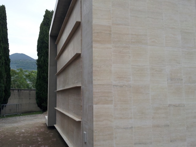 Edificio funebre nel civico cimitero di Alviano
